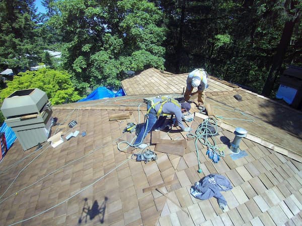 Portland roofers installing Feltex underlayment
